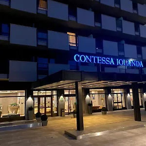 **** Aparthotel & Contessa Jolanda Italy